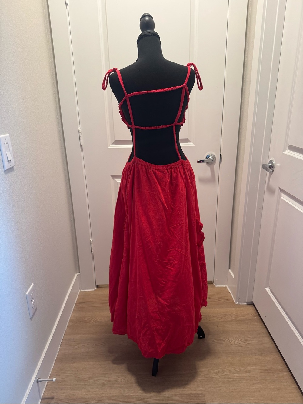 100% Cotton FARM Rio Scarlet Ruffle Cutout Maxi Dress - Picture 7 of 13